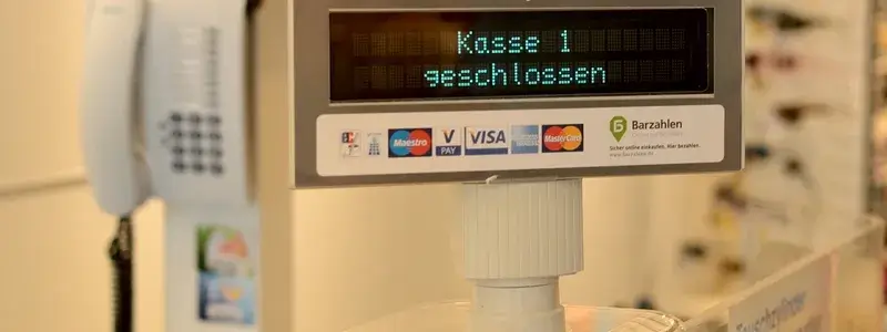 レジとレジの電子ディスプレイ